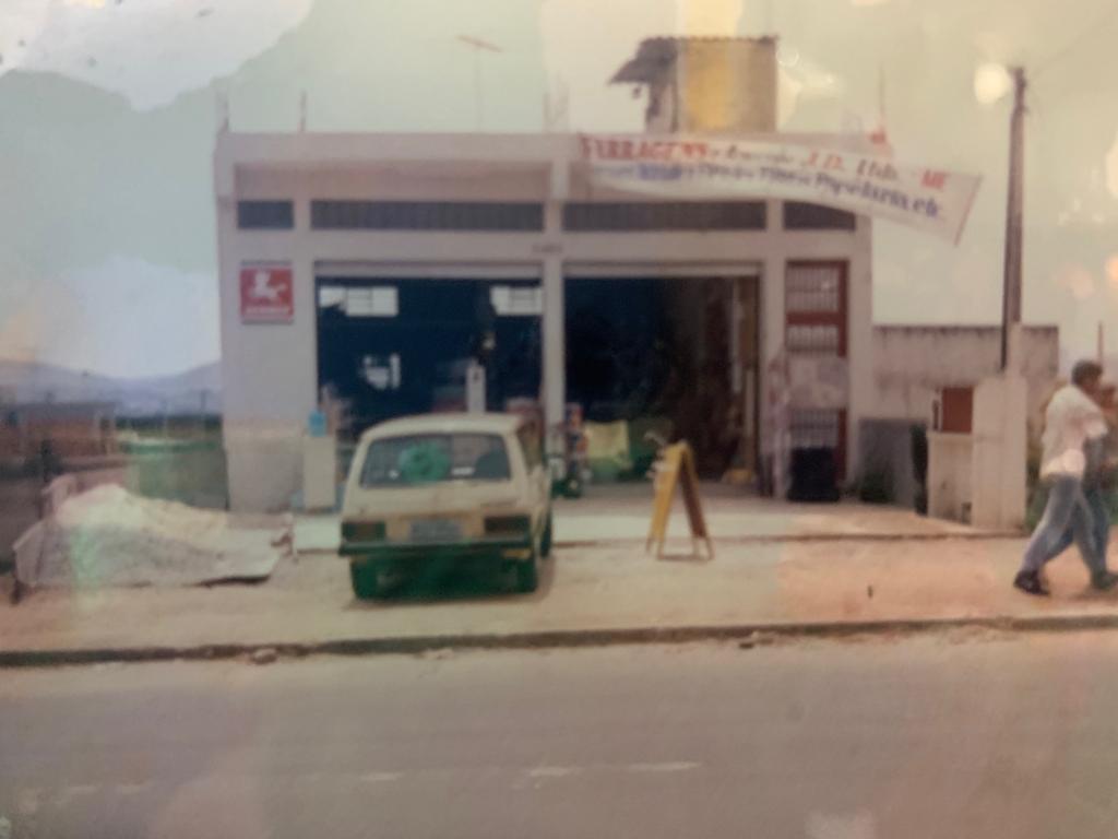 Foto histórica da Ferragens e Armarinhos JD em 1993